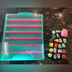 Shopkins with carrying case